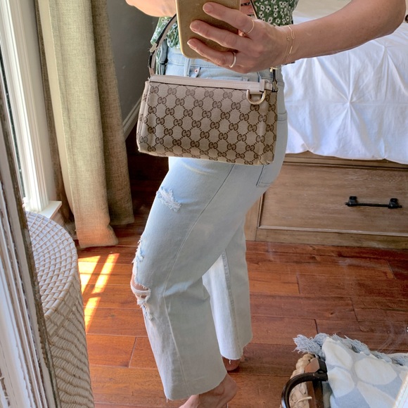 Handbags - 100% AUTHENTIC Gucci Cream Canvas Abbey Mini Purse